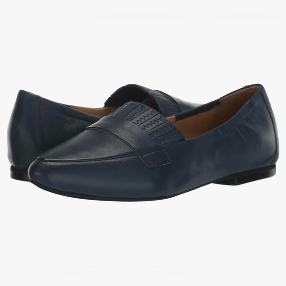 Trotters Shoes - Trotters Classic Navy Flats